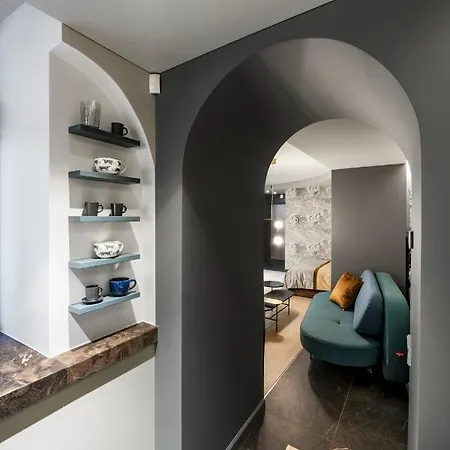 Apartment Square Center *